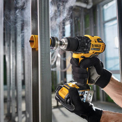 KIT DEWALT ORIGINAL: Taladro de Alto Impacto + 28 ACCESORIOS + 2 BATERIAS DE REGALO